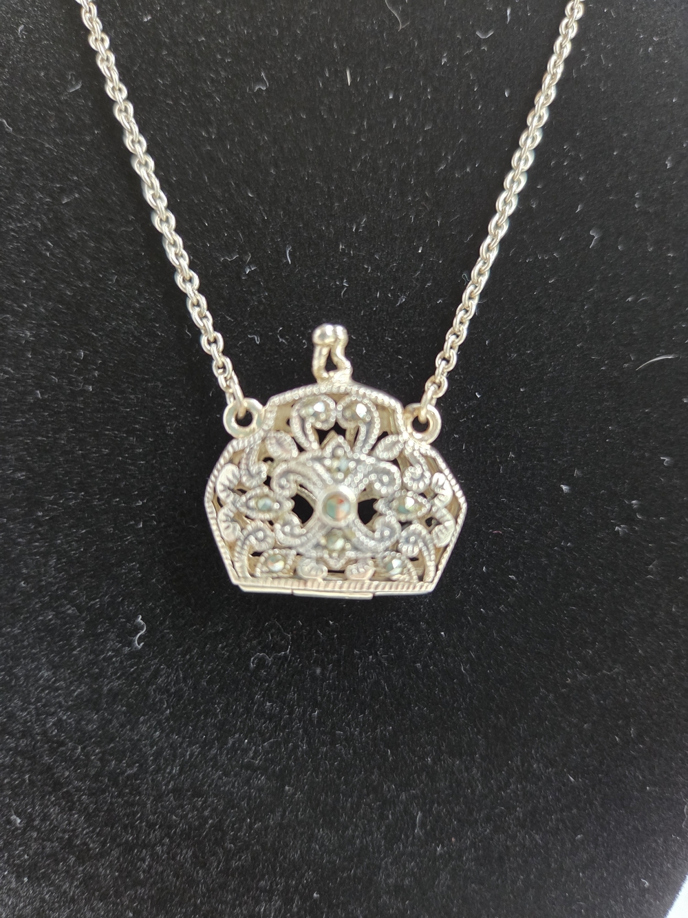 Crown Filigree Purse Locket Pendant Necklace in Silver